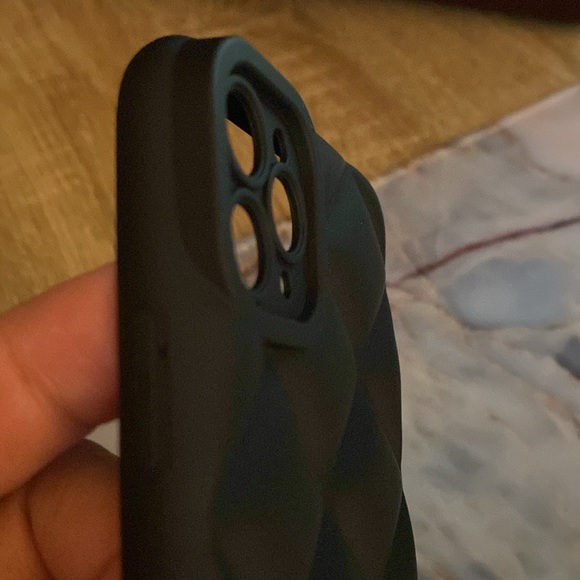 NWOT quilted silicone phone case 11 pro max - Picture 5 of 5